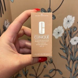 Clinique, super balanced make up in silk cream chamois #6